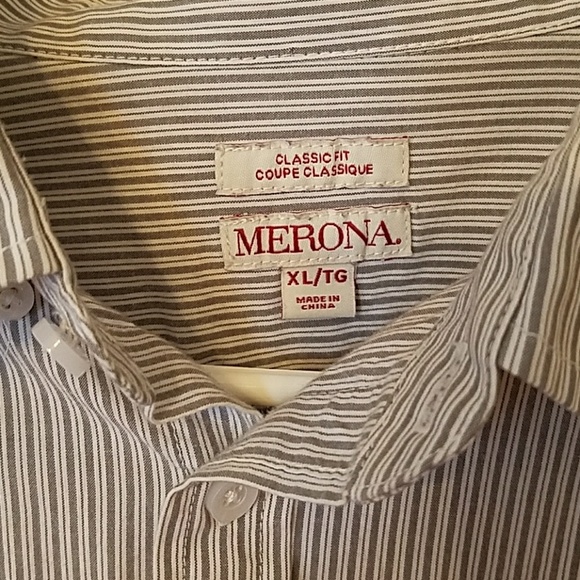 Button down - Picture 2 of 3