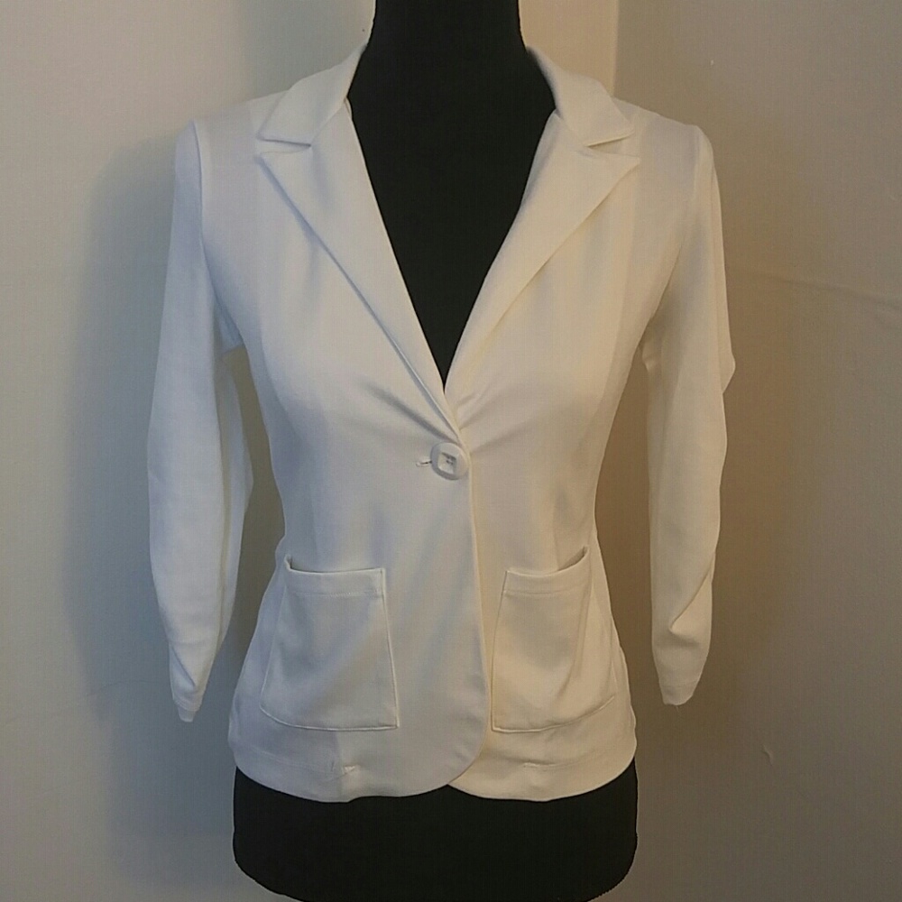 White Blazer Quarter Sleeve Soft NWT