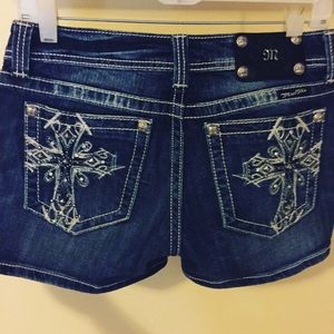 Miss Me Shorts Size 29 in like new condition