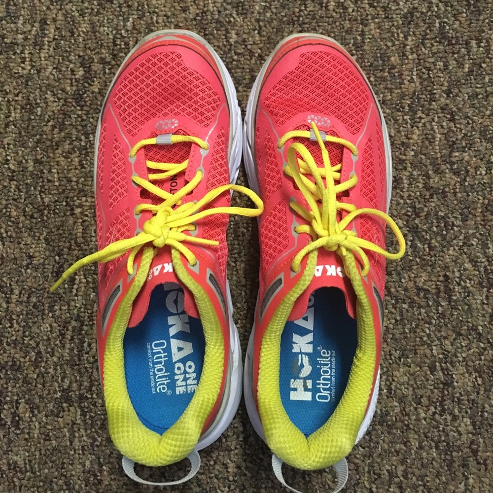 Hoka Ones Cliftons Women's size 8