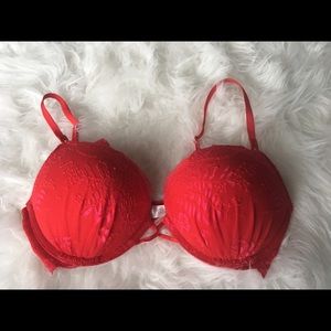 VS Bombshell 36B