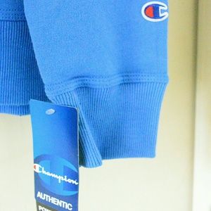 Men's (XL) Authentic Champion Crew Neck