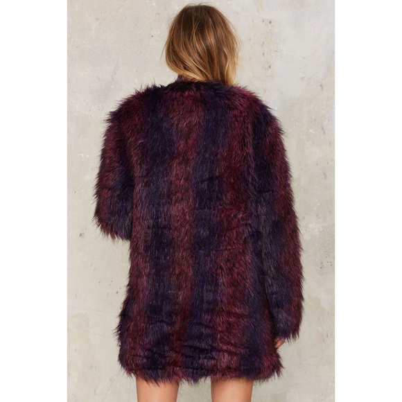 NWT Nasty Gal Power Through Faux Fur Coat - Picture 2 of 4