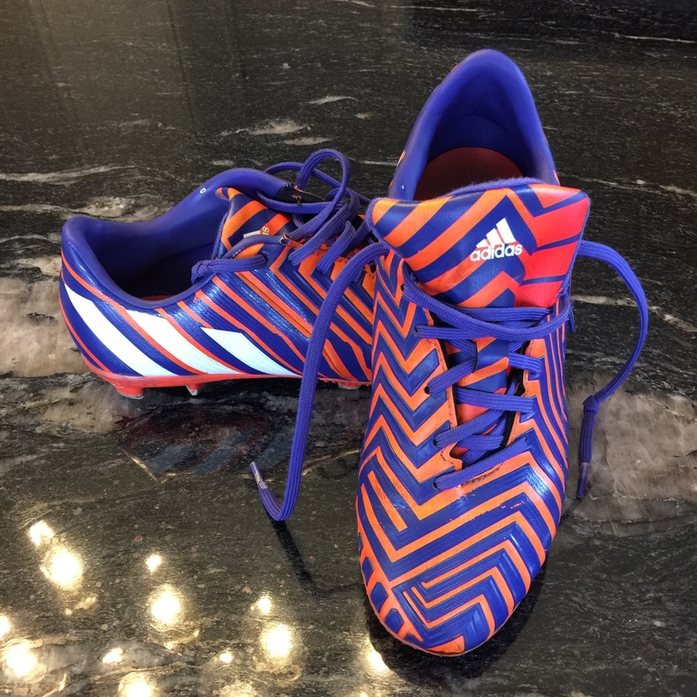 Boys cleats size 5