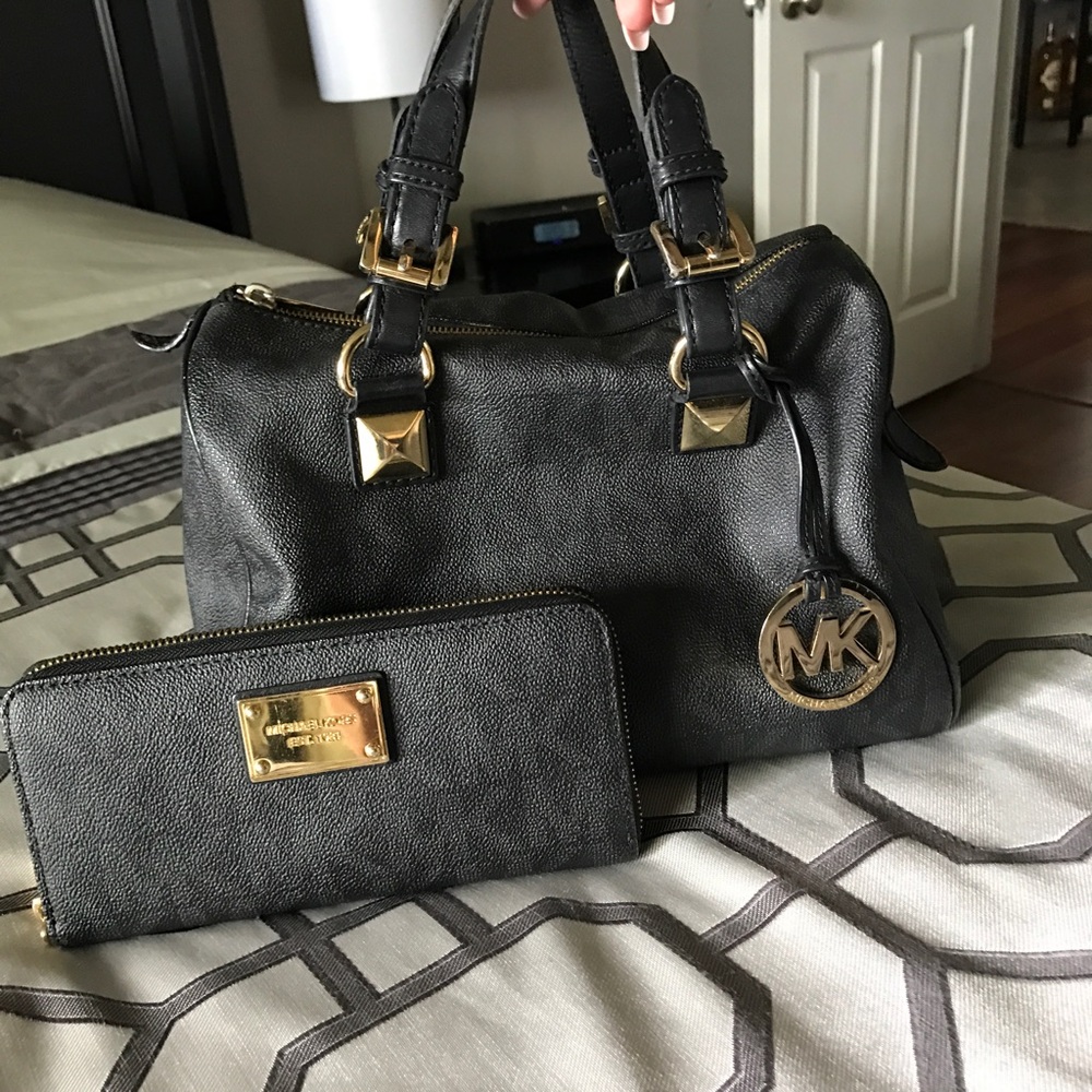 Black leather Michael Kors purse