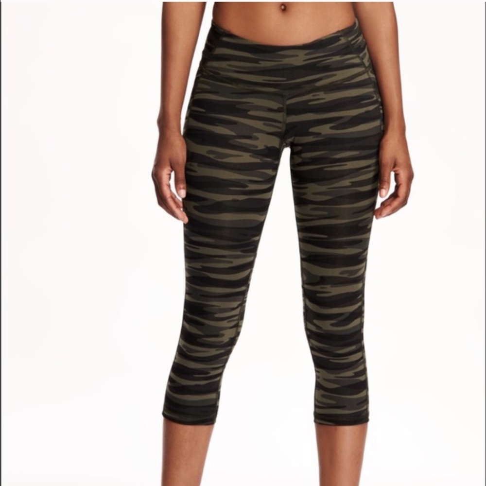 Old Navy Capri Workout Pants