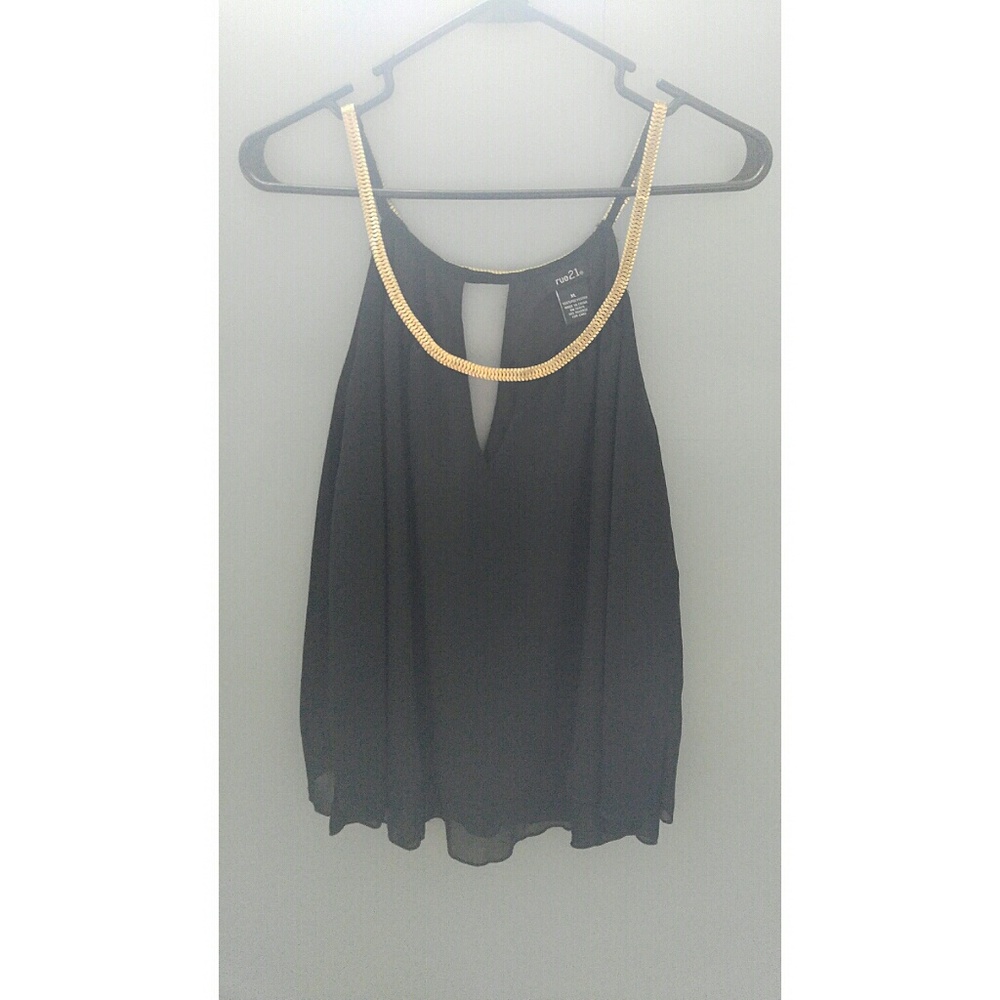 Rue 21 chain top