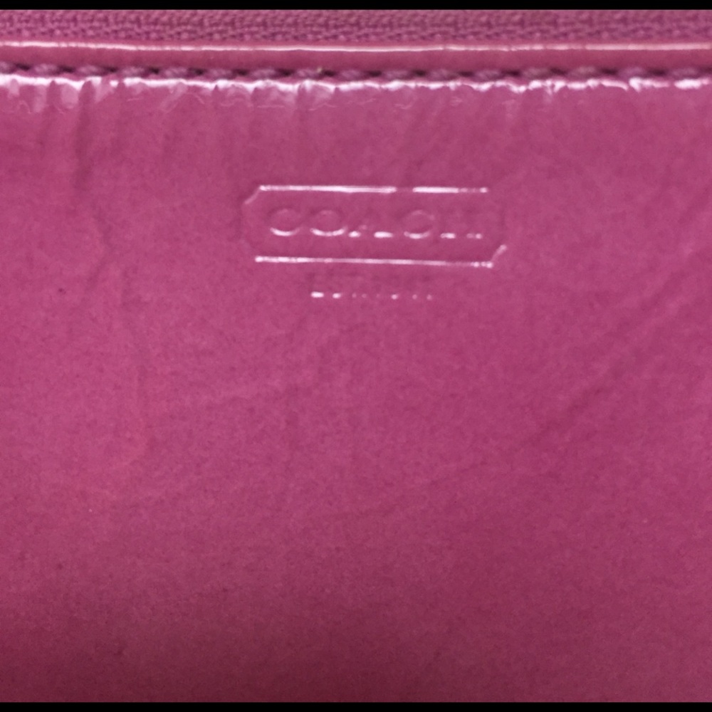 Coach Patent Leather Card Case - Picture 2 of 4