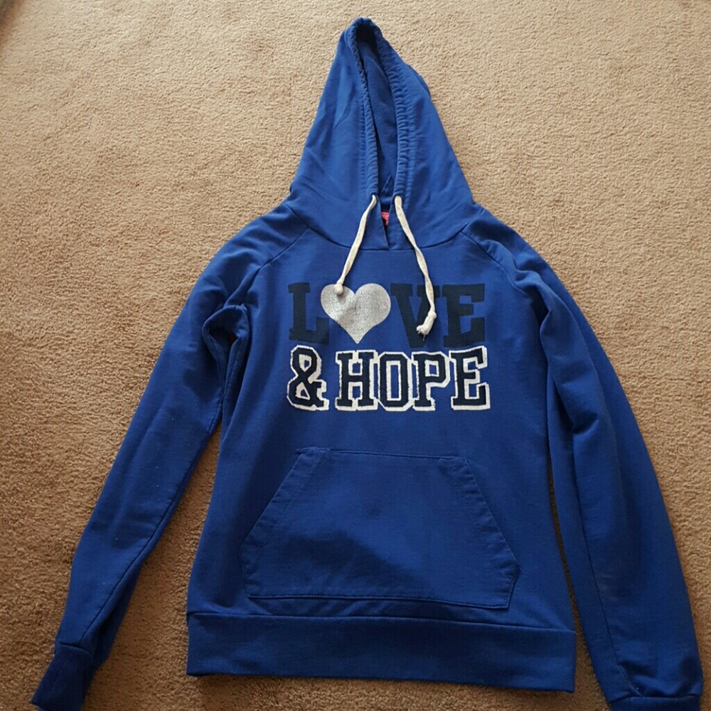 Form fitted hoodie