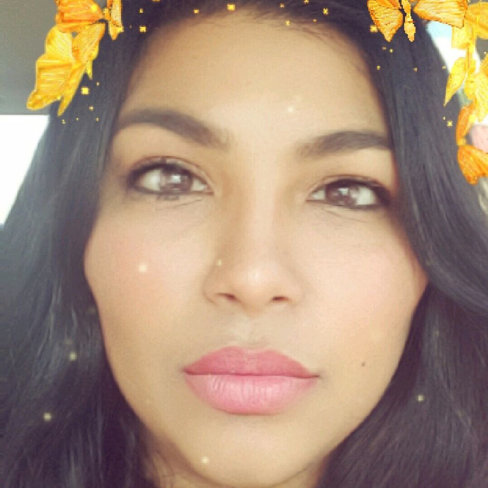 Meet your Posher, Esmeralda