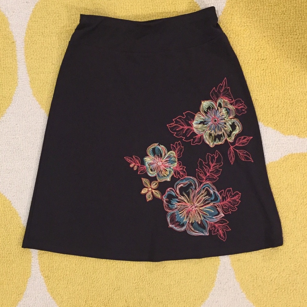 New York & Company floral embroidered skirt