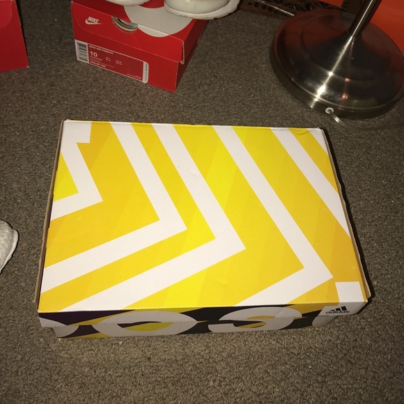 Box - Picture 2 of 4