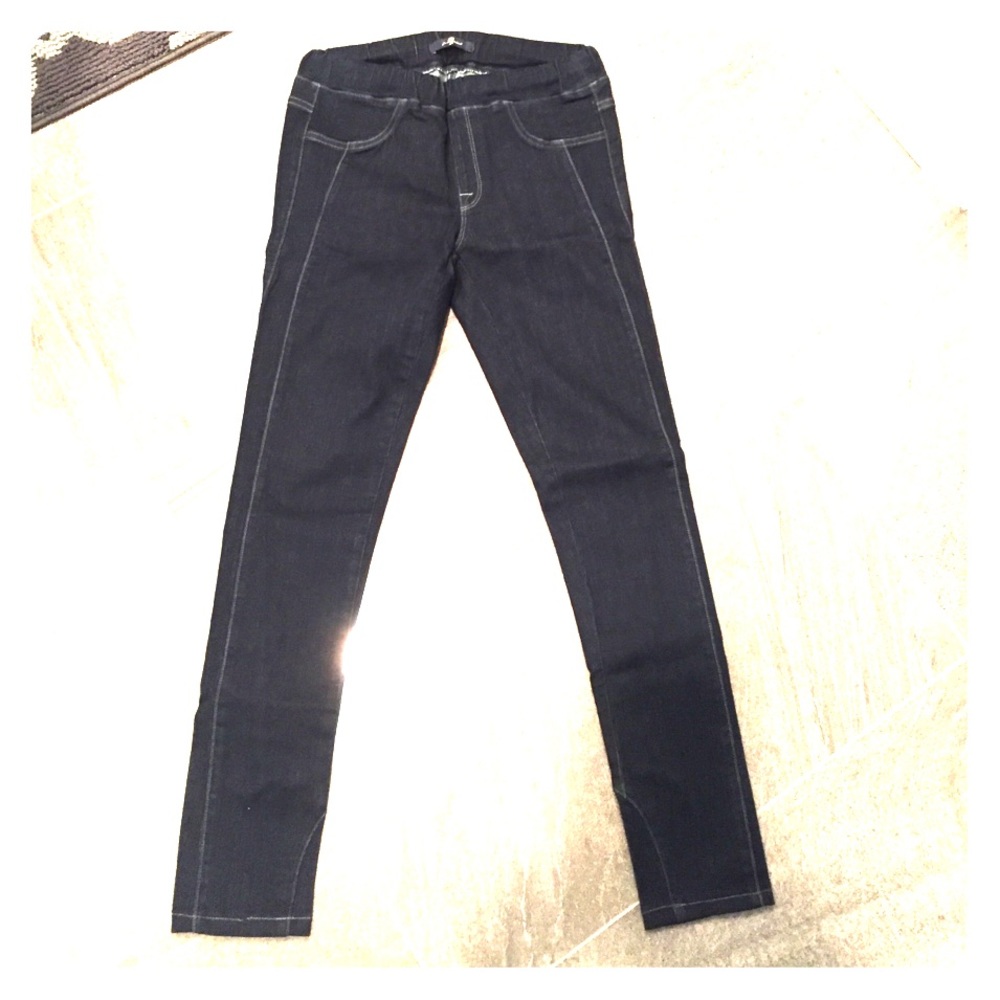 NEW * Rare* 7 For All Mankind Dark Denim Jeggings