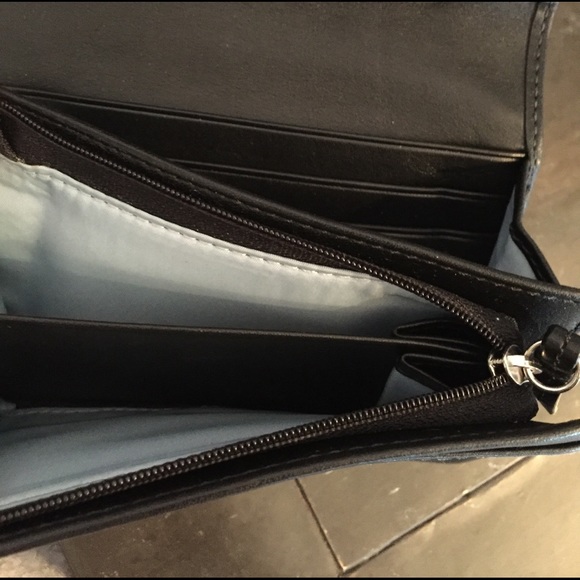 Fabulous Coach Wallet - Picture 4 of 5