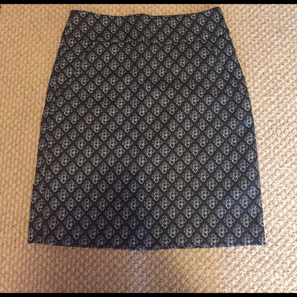 Like New Ann Taylor A-line printed skirt!