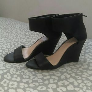 Jessica Simpson wedges