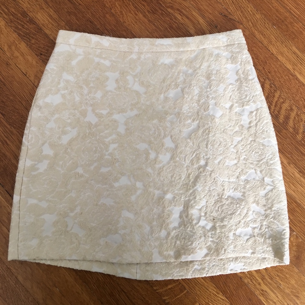 Creme lace skirt