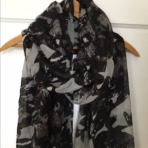 Floral printed scarf