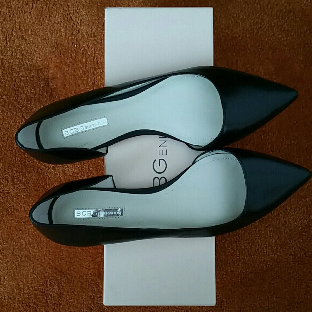 BNIB BCBGeneration pointed toe flats