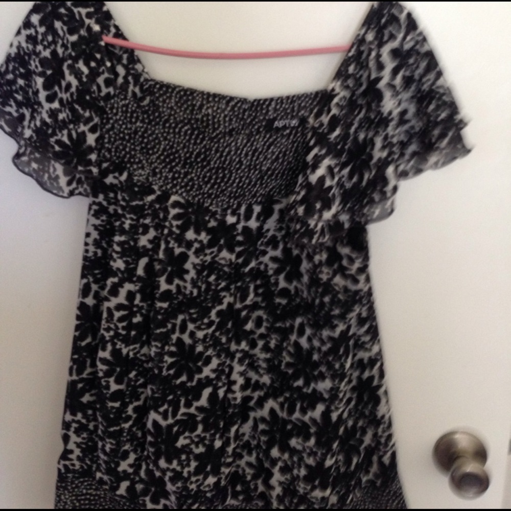 Black and white tie at the waist shirt. Size L