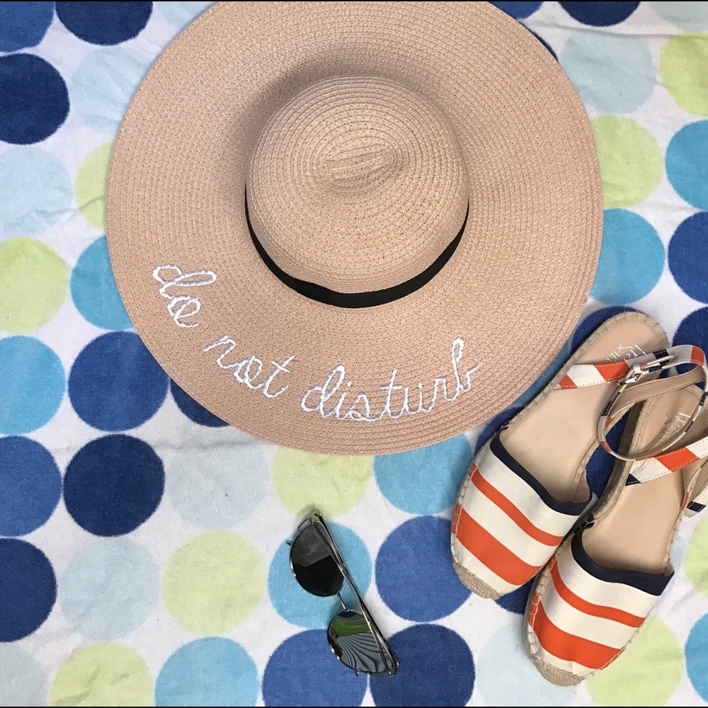 "Do not disturb" floppy beach hat!! - Picture 4 of 8
