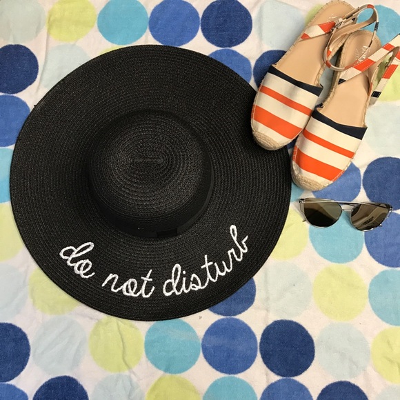 "Do not disturb" floppy beach hat!! - Picture 6 of 8