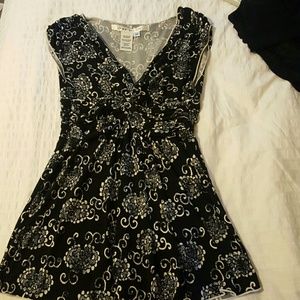 Sleeveless max studio top