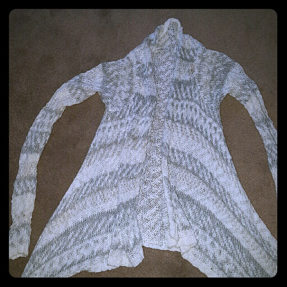 A&F wrap, cream and gray color