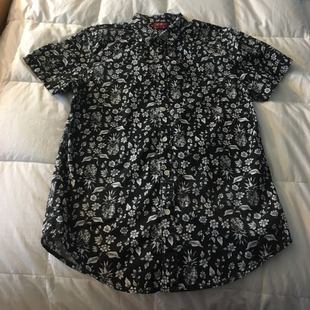 Medium Black & white Arizona floral button down