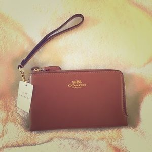 Coach - Double Corner Zipper Clutch/Wristlet