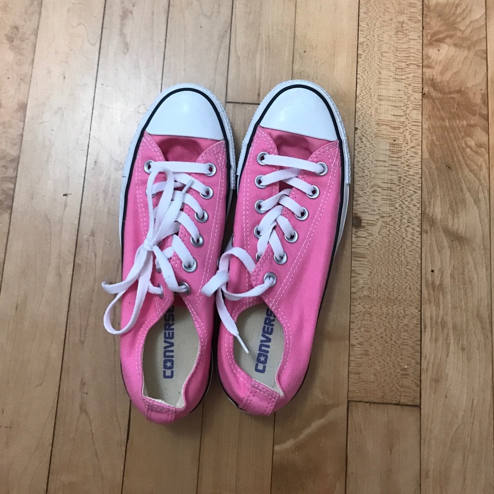 Pink converse women's 7.5