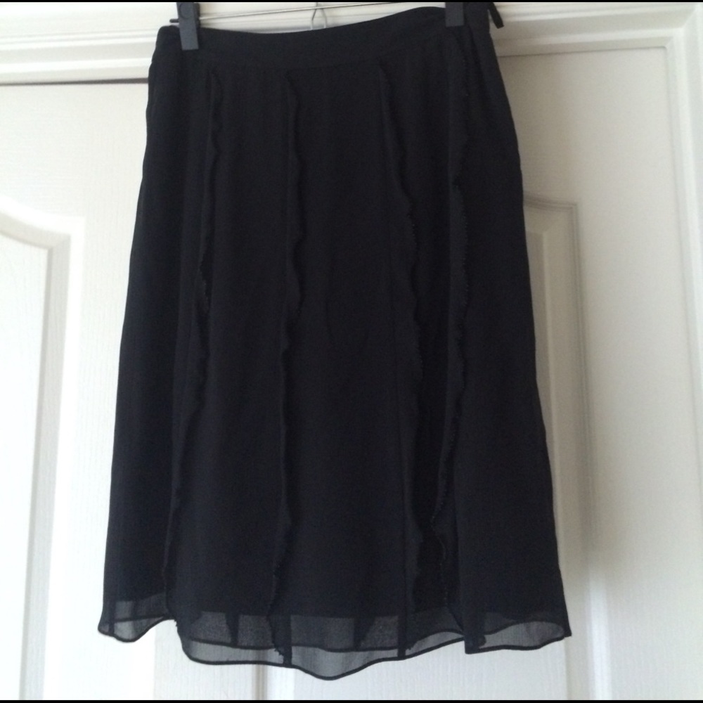 NWOT Size 6 banana republic 100% silk skirt