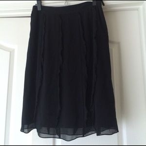 NWOT Size 6 banana republic 100% silk skirt