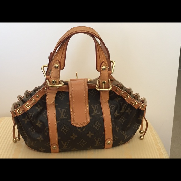 Authentic Louis Vuitton Theda gM Monogram Handbag - Picture 2 of 6