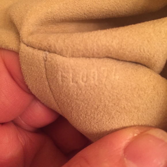 Authentic Louis Vuitton Theda gM Monogram Handbag - Picture 4 of 6