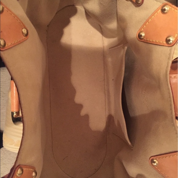 Authentic Louis Vuitton Theda gM Monogram Handbag - Picture 5 of 6