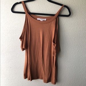 Cute cold shoulder top!