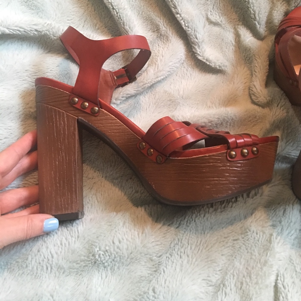 Platform heels - Picture 3 of 4