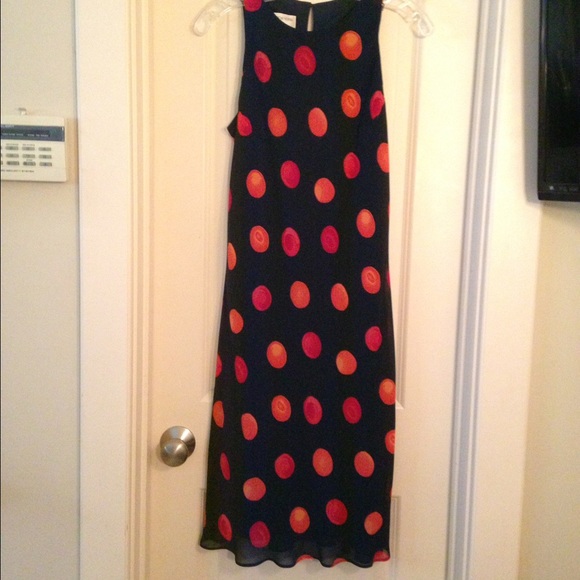 Jones New York Dresses & Skirts - Sleeveless dress w sheer overlay