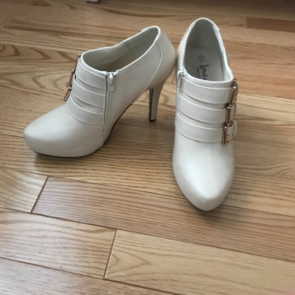 Cream booties - Picture 3 of 4