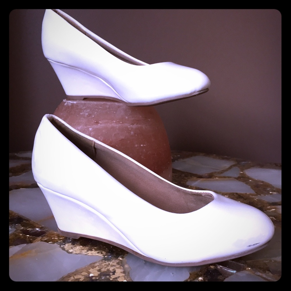 Girls White/Dress Easter Shoe🌷