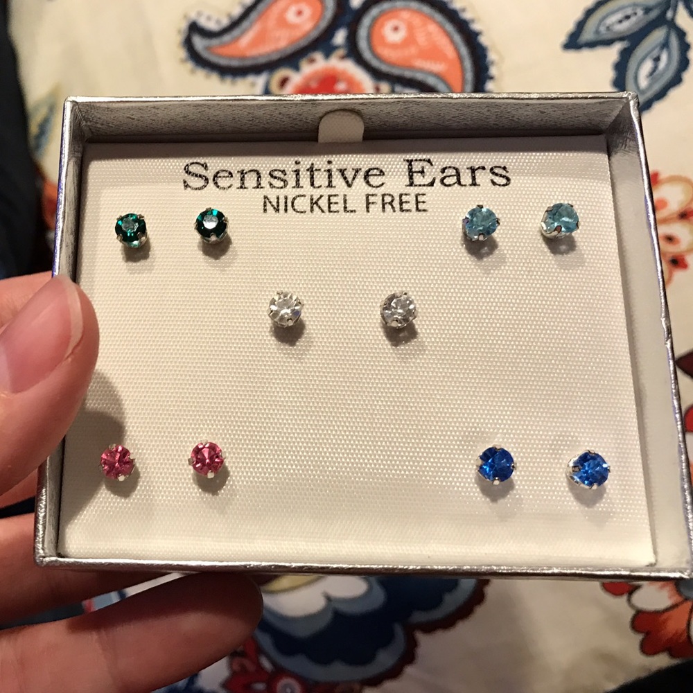 5 stud nickel free earrings different colors!