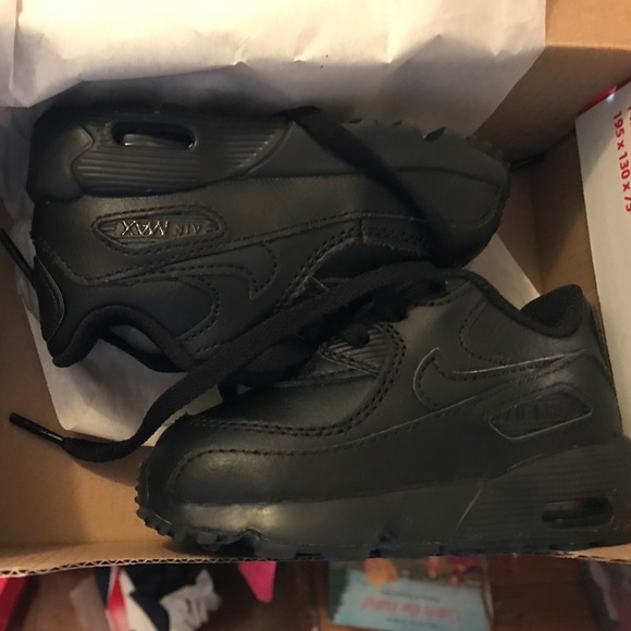 BNWT. NIKE AIR MAX 90 - Picture 1 of 1