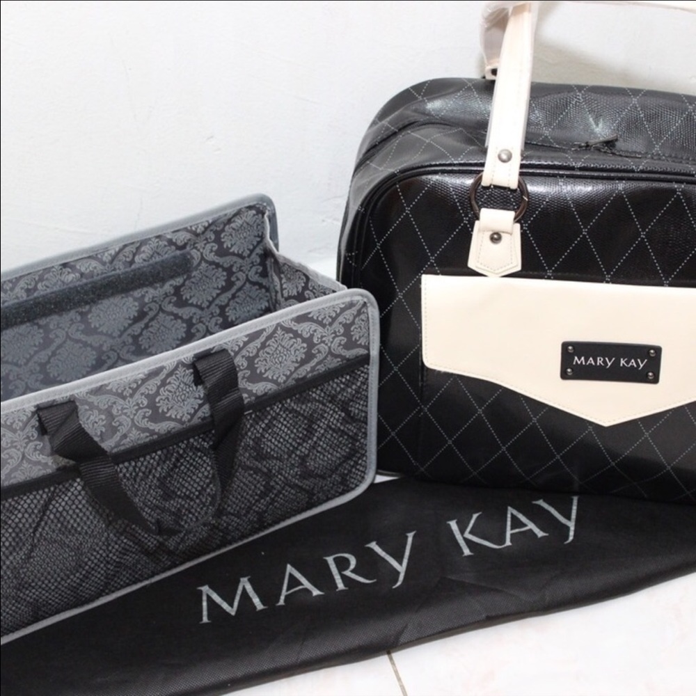 Mary Kay organizer , new , never use . Great deal
