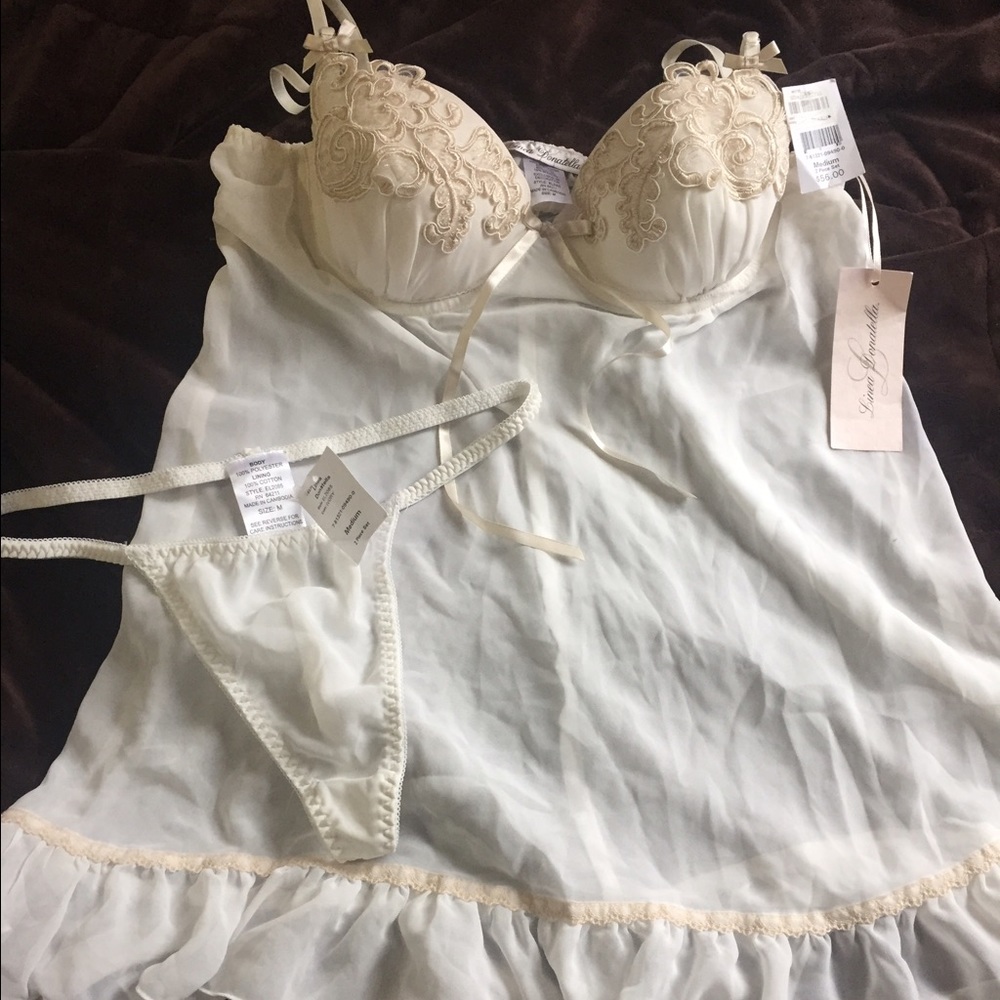 Beautiful bridal lingerie.  Size m.  NWT