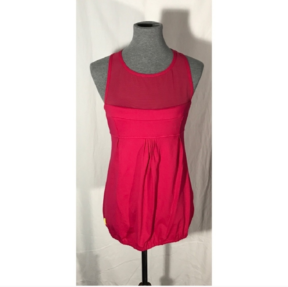 !🔍Lole tank. Euc w shelf braCloset closing Monday