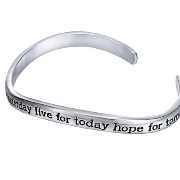 π Inspirational silver tone cuff bracelet. - Picture 3 of 4