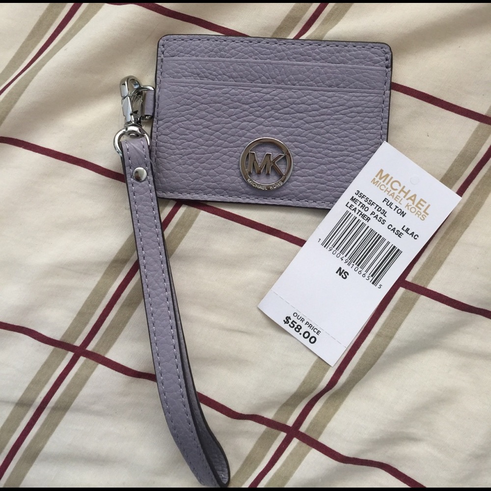 🚨SOLD 🚨 Michael Kors Metro Pass Case Leather