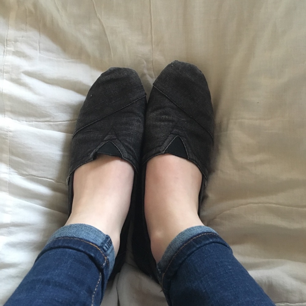 ***TRADED*** TOMS shoes. Size 7.5