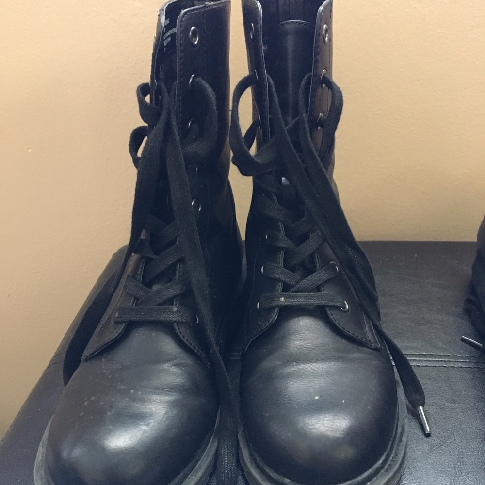 Steve Madden combat boot